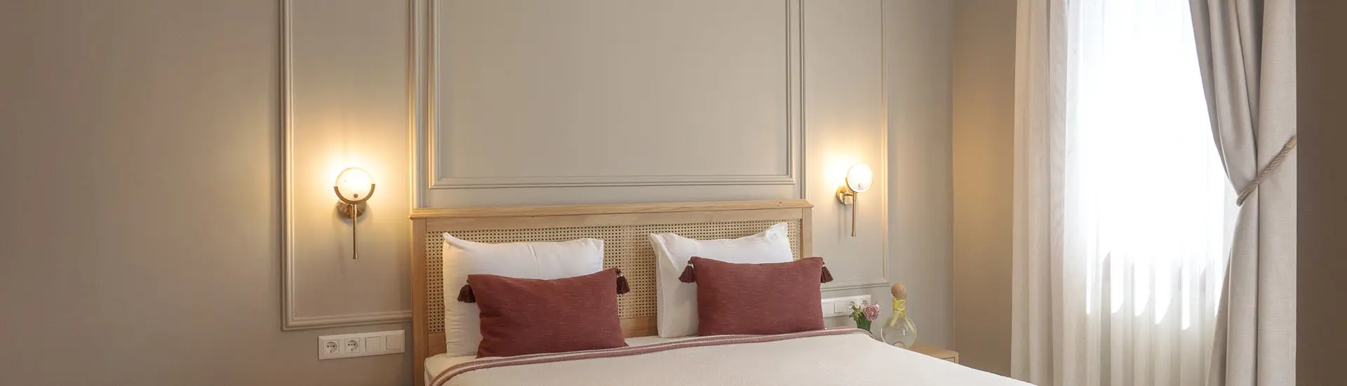 Annex Corner Suite with Tavuk Island View